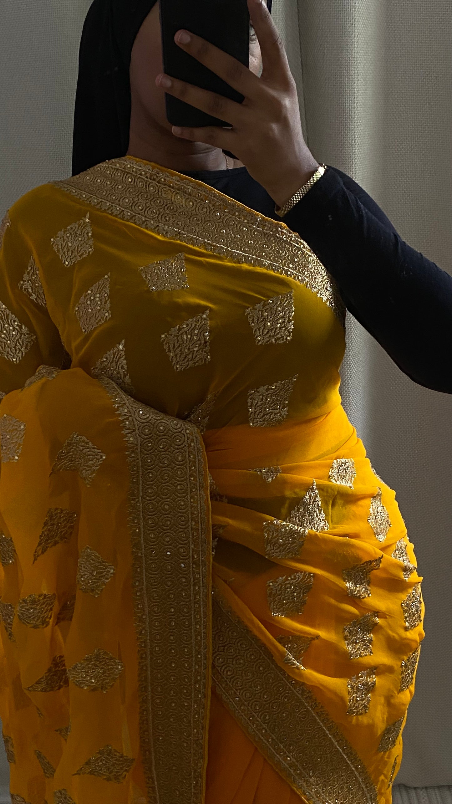 Saree Nila
