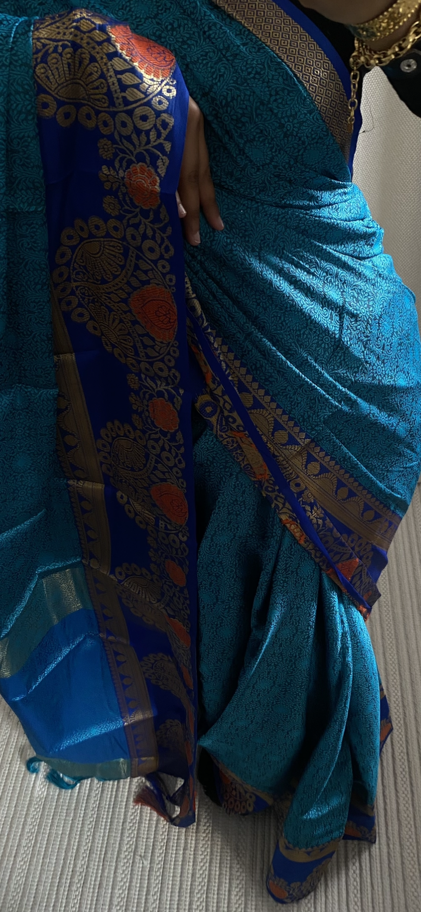 Saree Azar