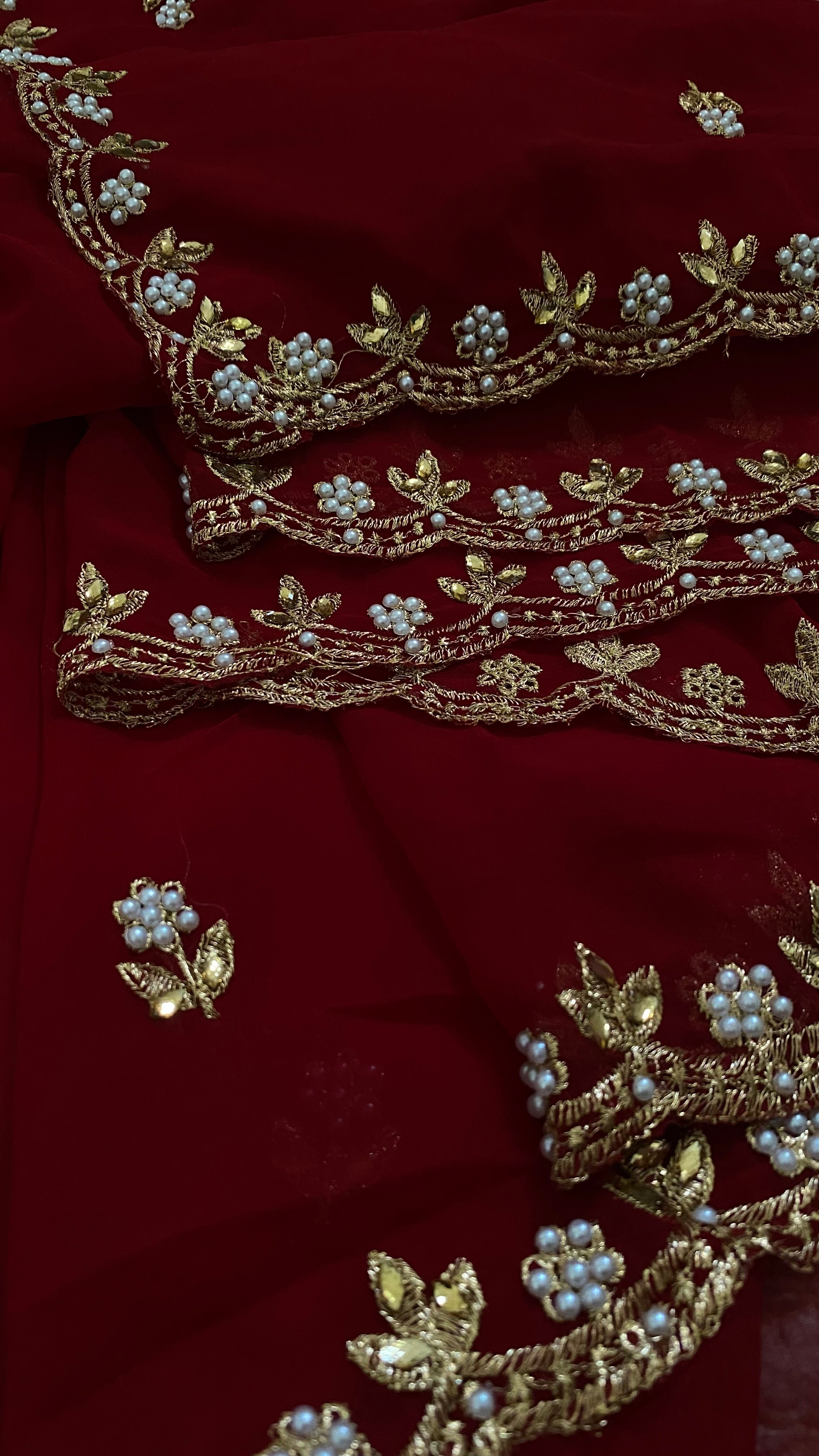 Saree saadi rouge