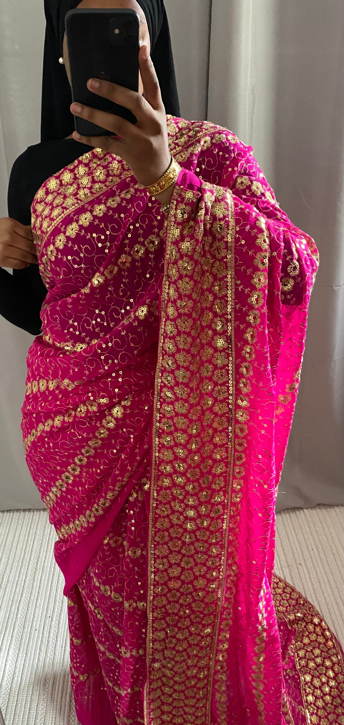 Saree pinky