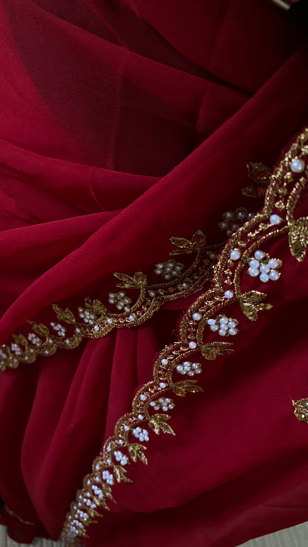 Saree saadi rouge