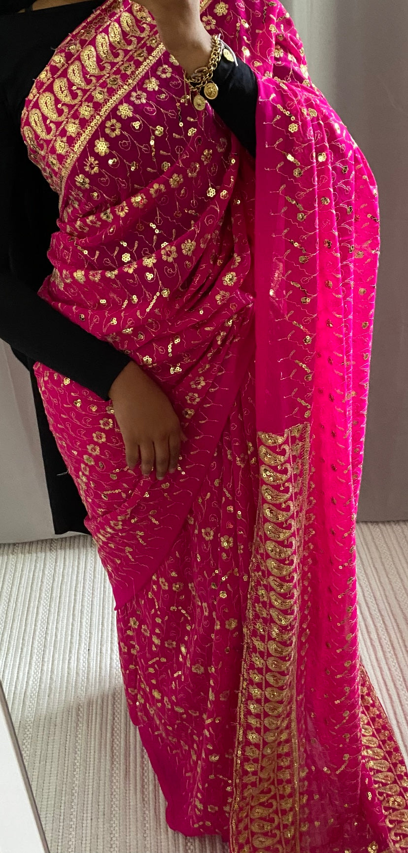 Saree pinky