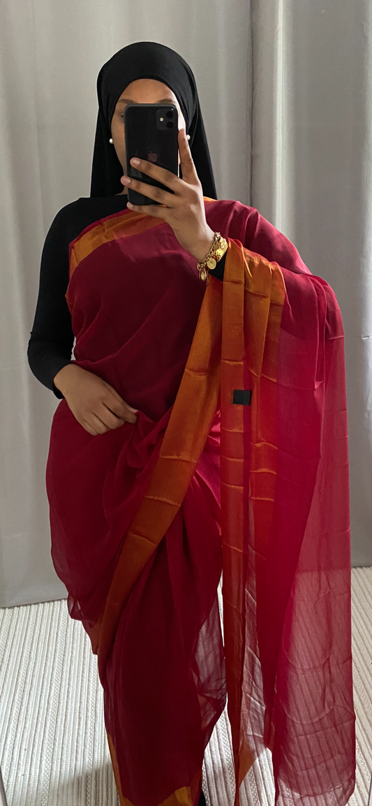 Saree Uma rouge