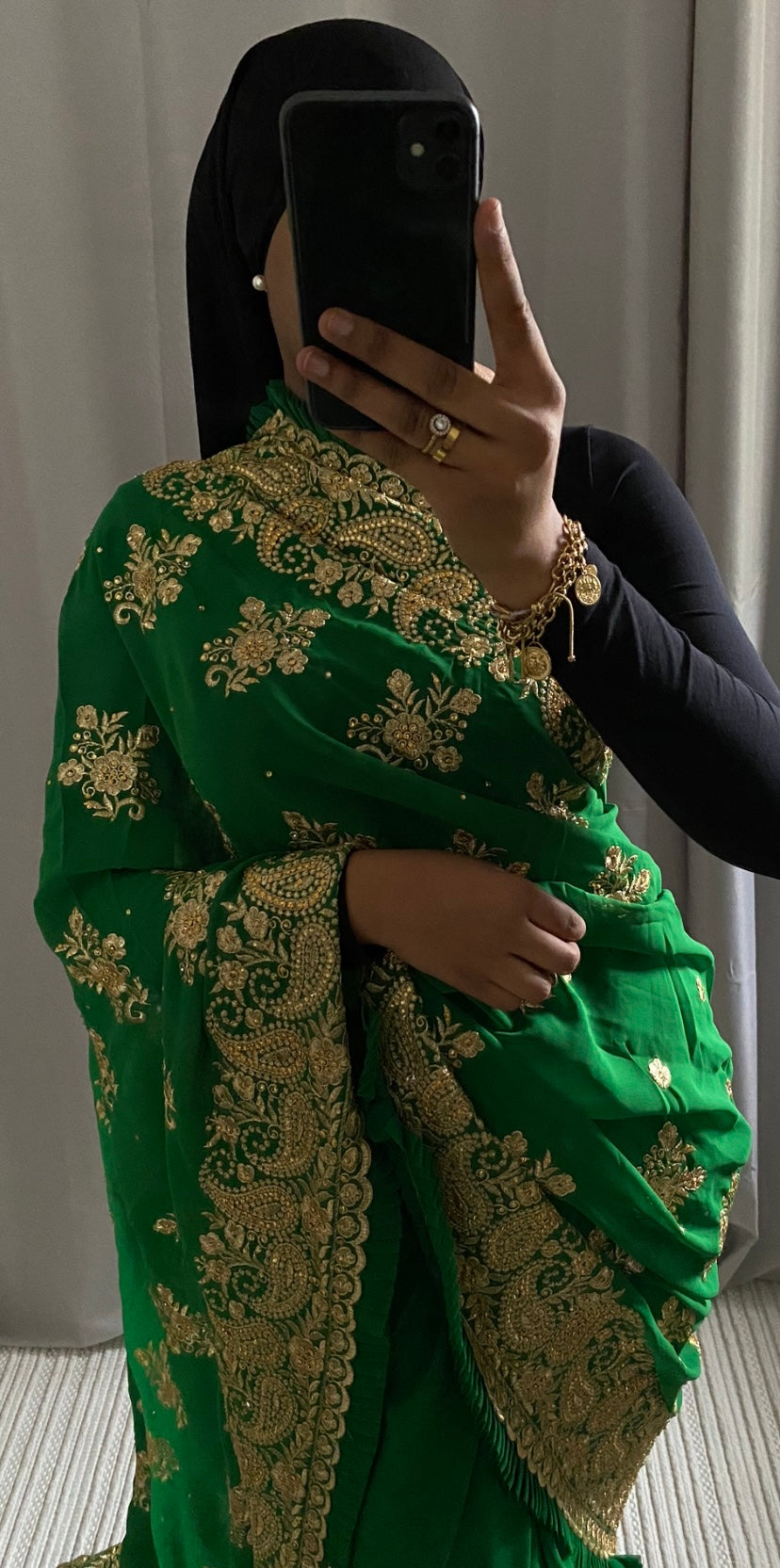 Saree Kajal vert