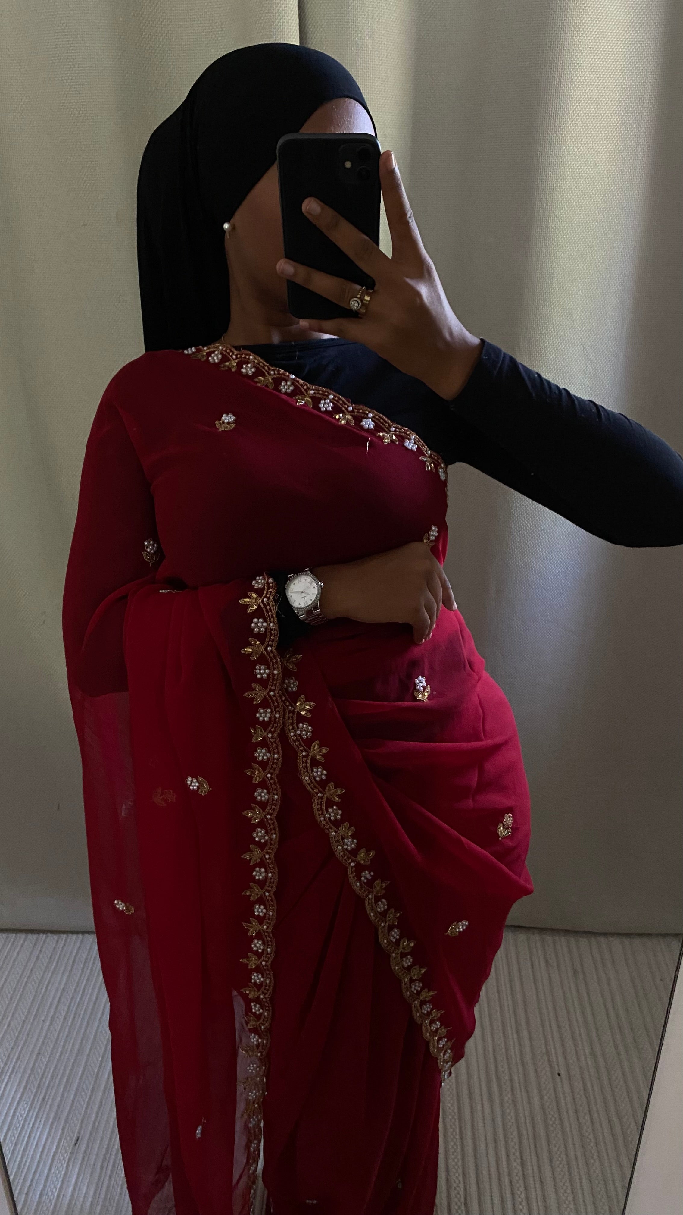 Saree saadi rouge