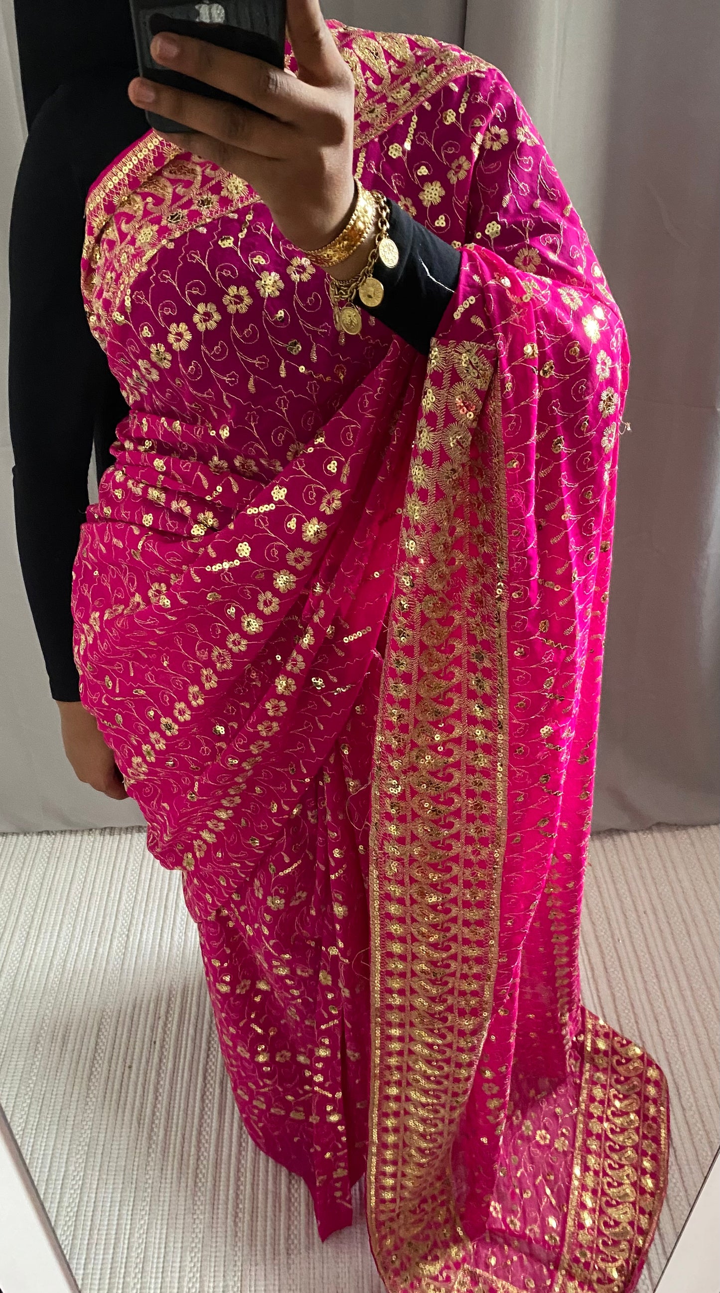 Saree pinky