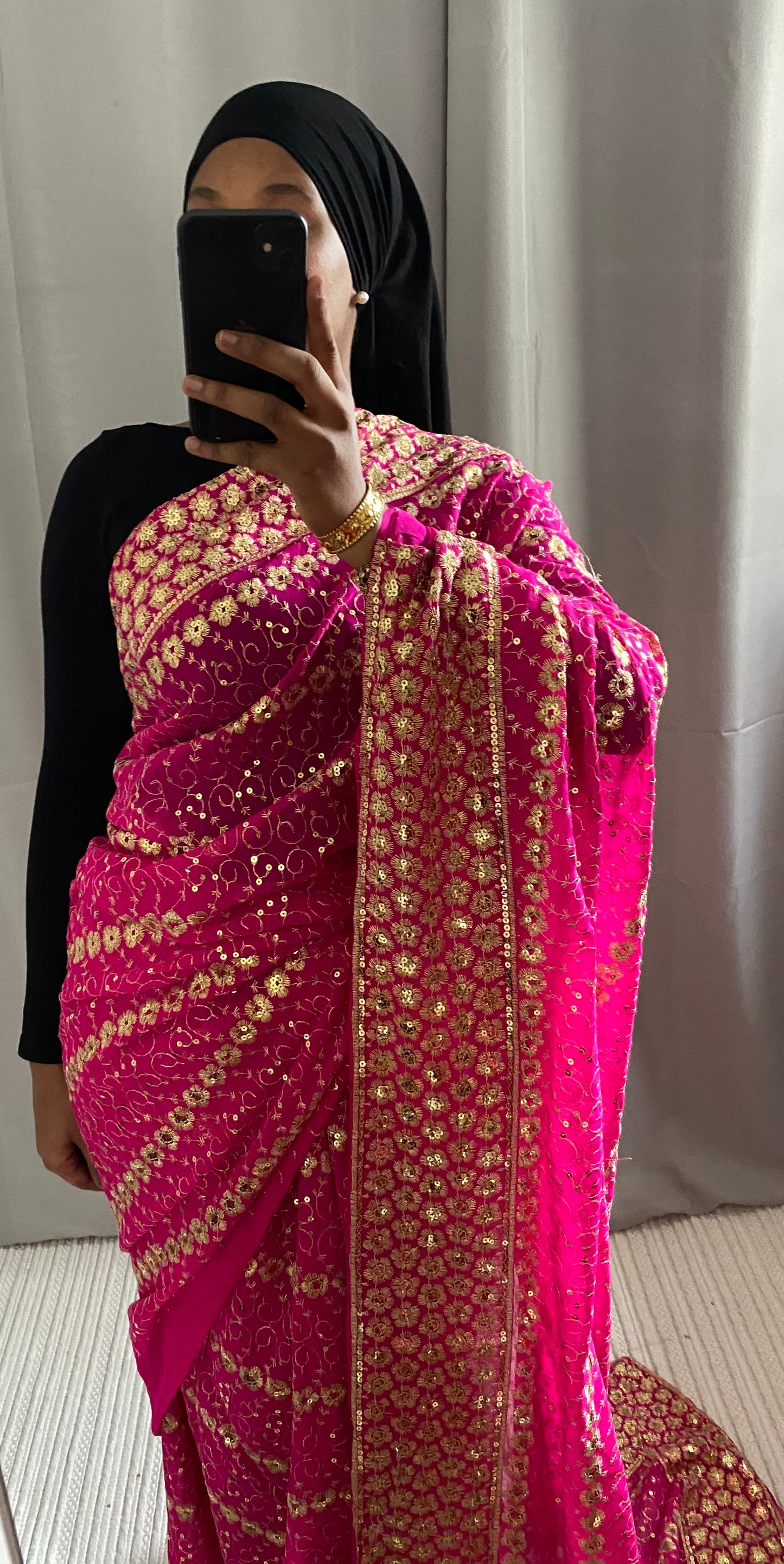 Saree pinky