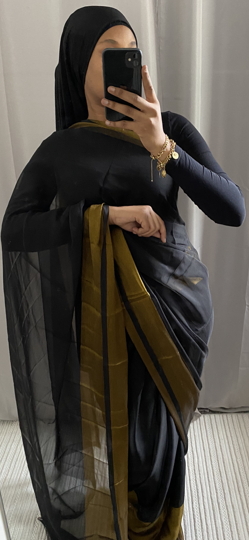 Saree Uma noir