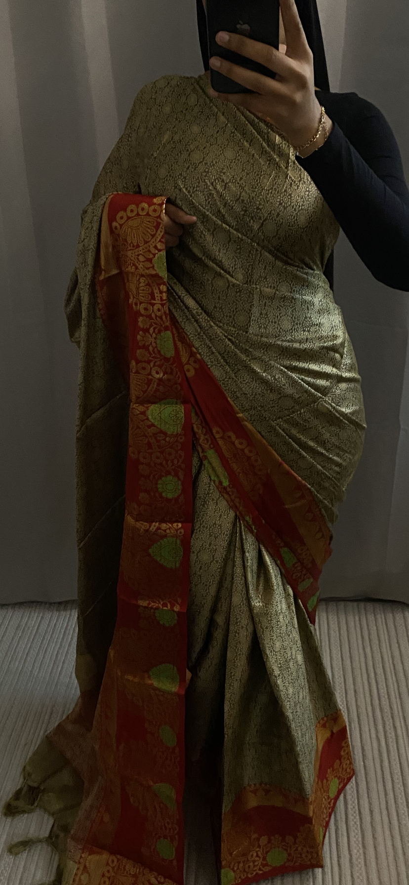 Saree Azar gold