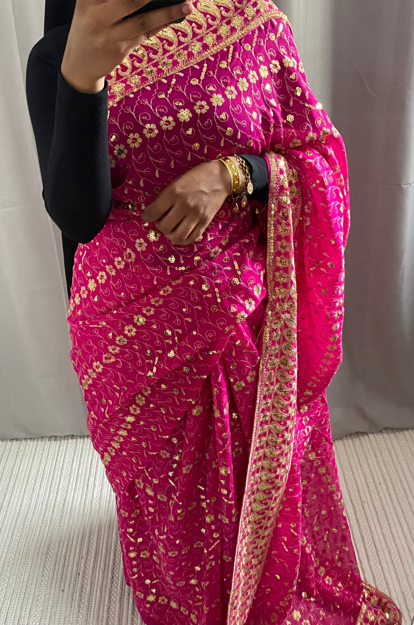 Saree pinky