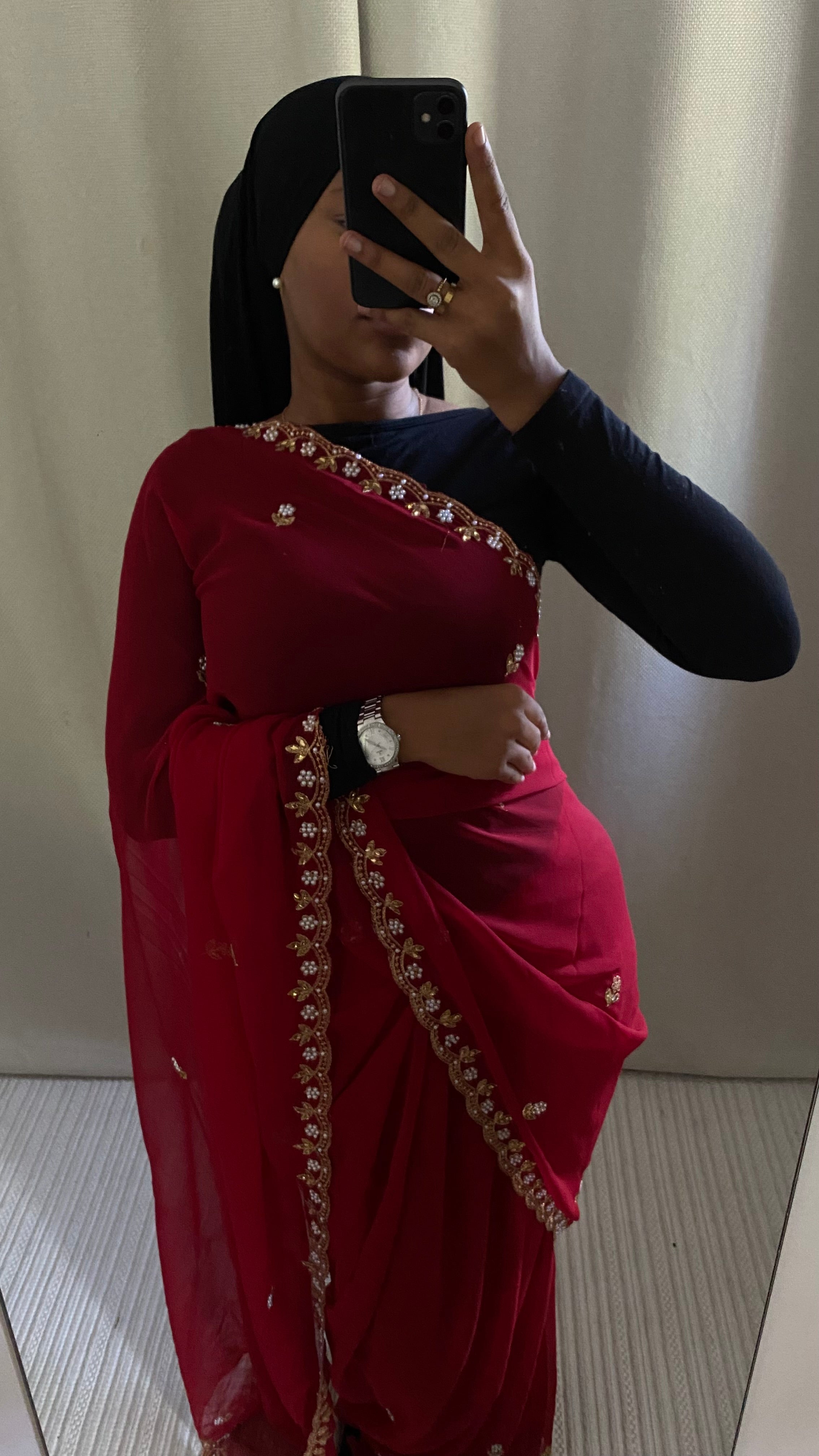 Saree saadi rouge