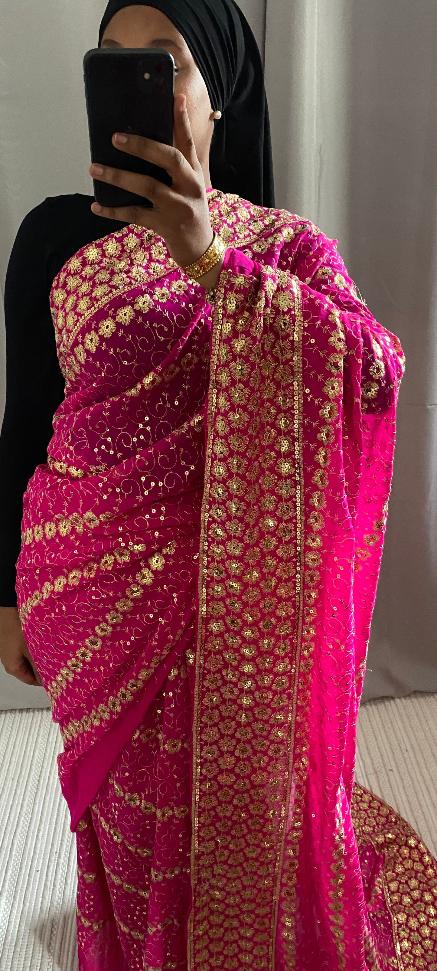 Saree pinky