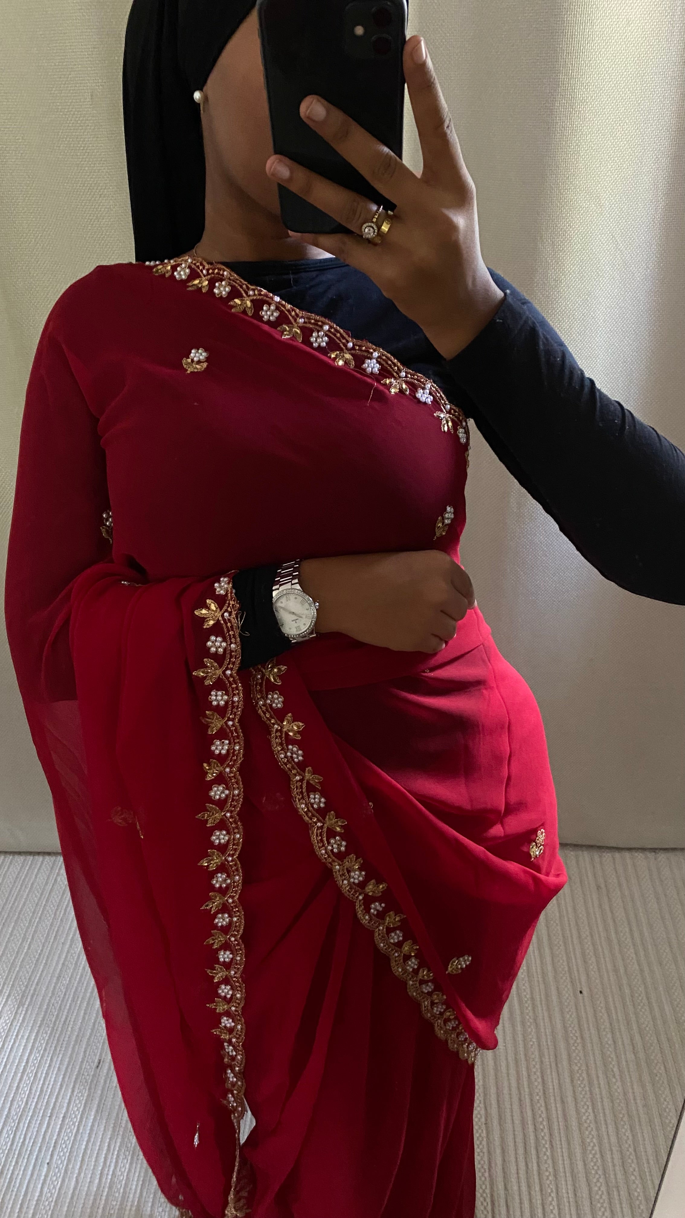 Saree saadi rouge